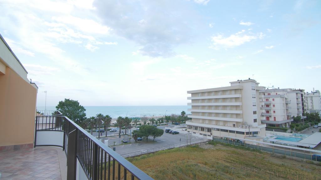 Appartamenti Sul Lungomare Alba Adriatica Exterior foto