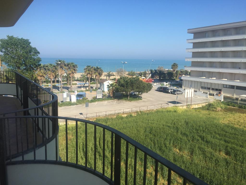 Appartamenti Sul Lungomare Alba Adriatica Exterior foto